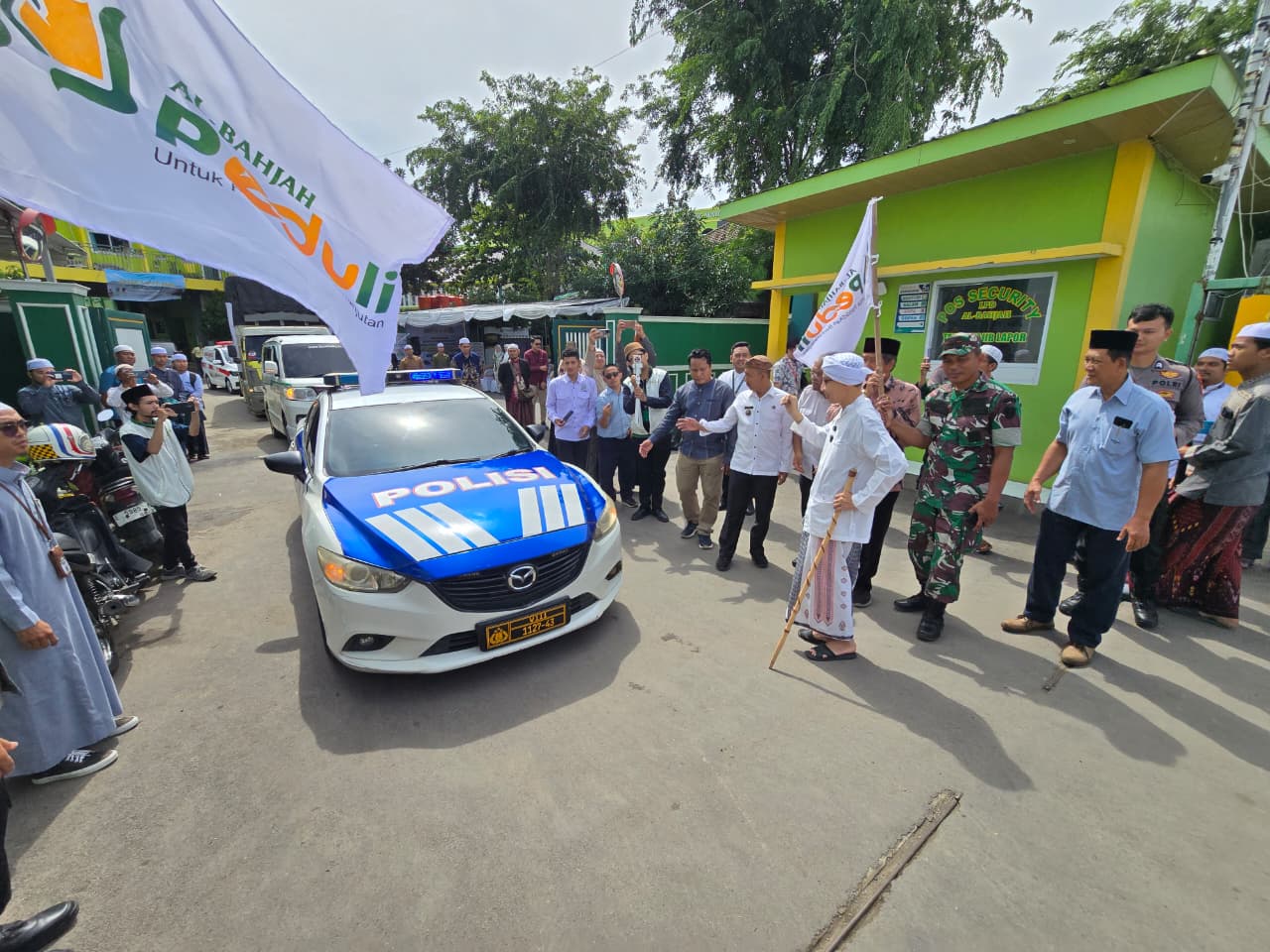 Al-Bahjah Peduli Lepas Truk Bantuan Tahap Ke-4 untuk Aceh, Resmikan TOBETOSI dan Luncurkan Ambulans Gratis Dhuafa