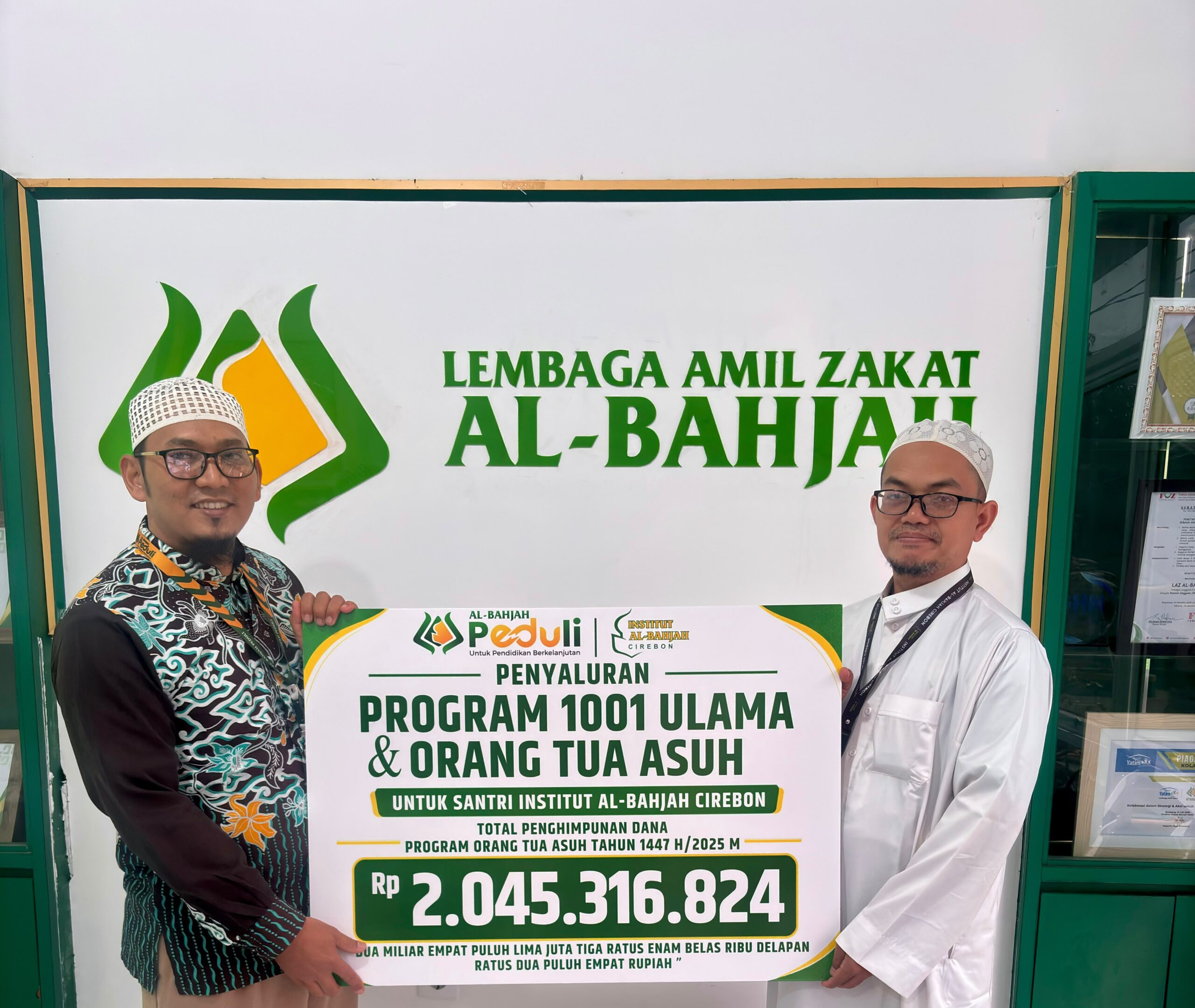 Al-Bahjah Peduli Salurkan Rp 2 Miliar untuk Program Beasiswa Santri di Institut Al-Bahjah Cirebon