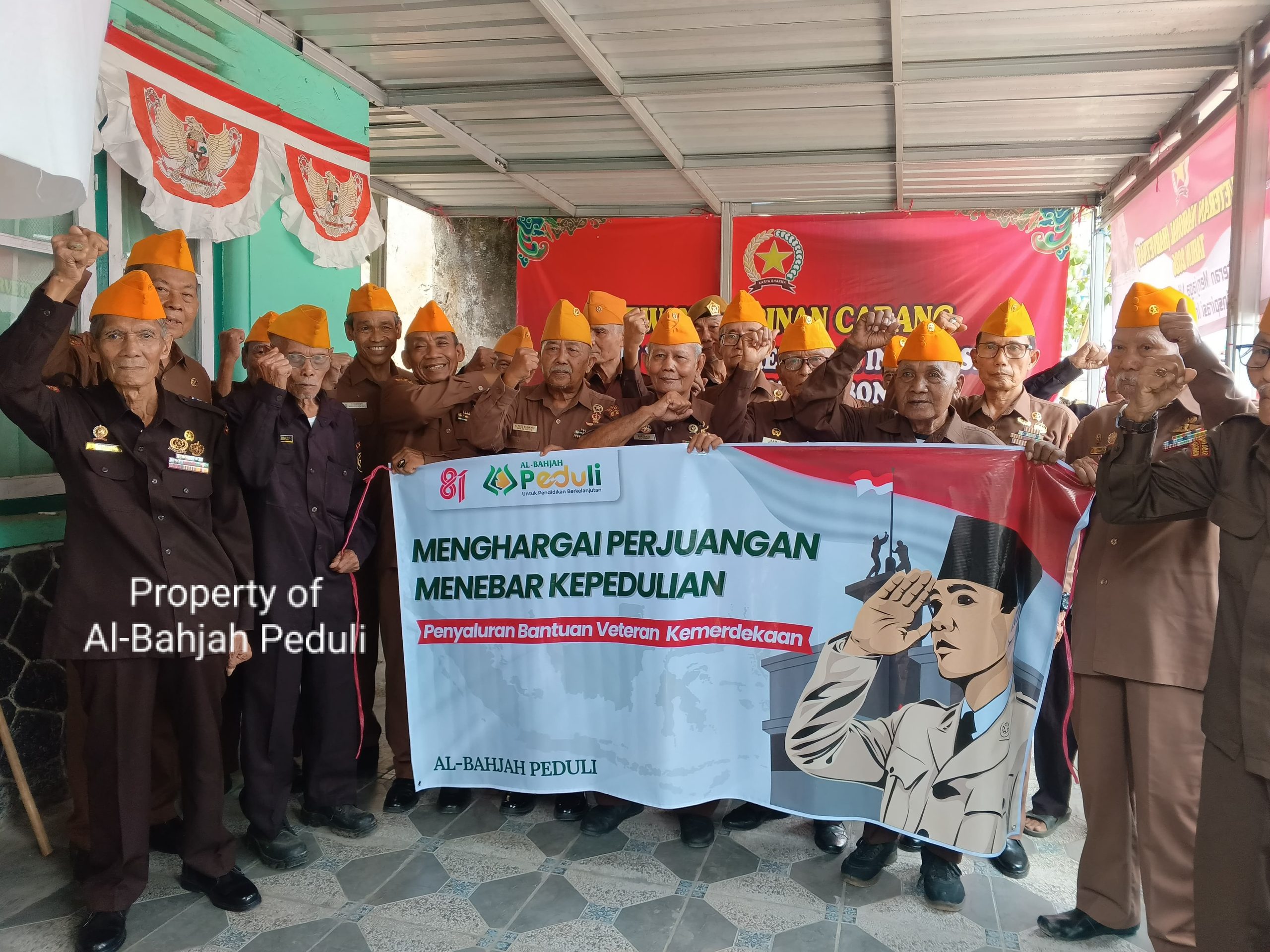 Menghargai Perjuangan, Menebar Kepedulian: Al-Bahjah Peduli Serahkan 30 Bingkisan untuk Legiun Veteran Republik Indonesia